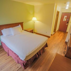 Economy Queen Room