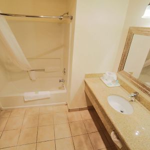 Economy Queen Room